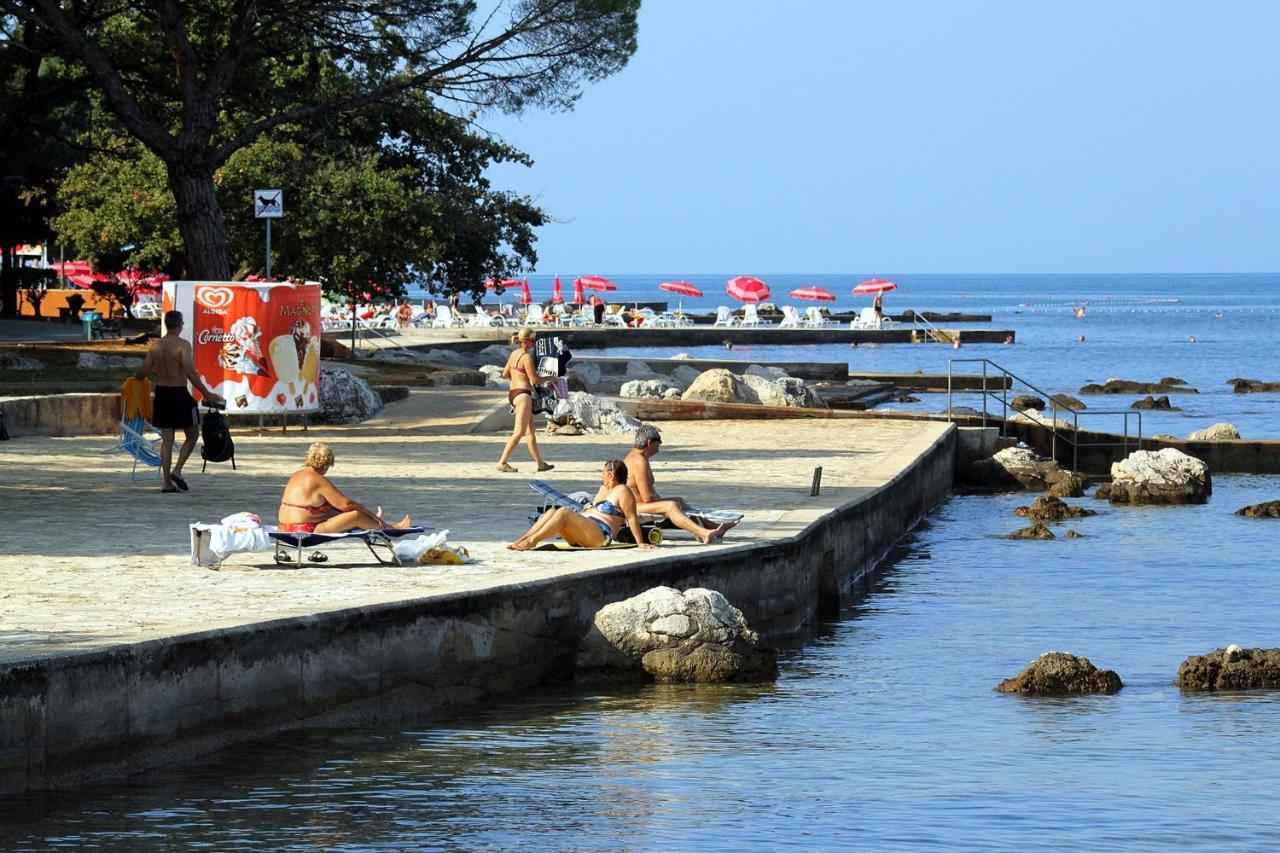 Apartments With A Parking Space Umag - 7110 Kültér fotó